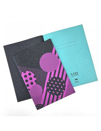 Quaderno di Gaia Segattini Knotwear con copertina in cuoio riciclato formato A5 combinazioni di colore nero e magenta